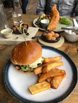 44832274_2706219342728939_6718348025208504320_n